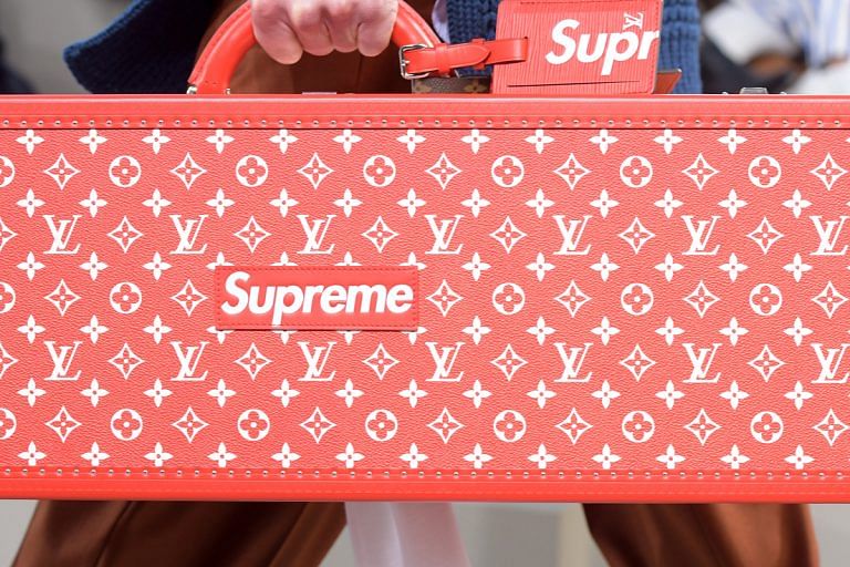 HYPEBEAST on X: A Supreme x @louisvuitton skate deck will also be included  in the duo's upcoming collection. Photo: luke_leitch / @voguemagazine   / X