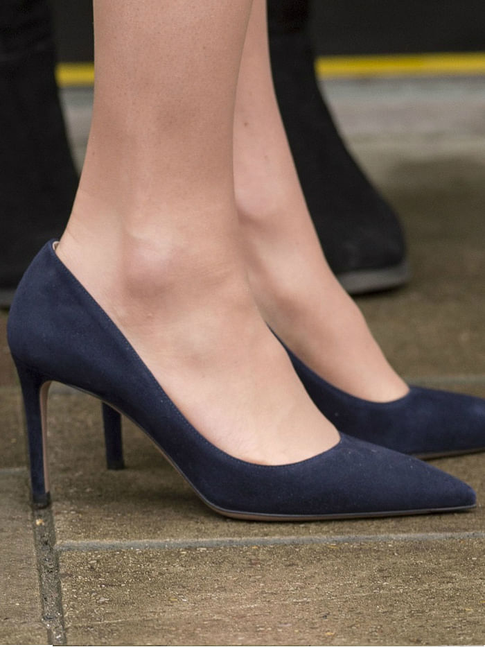 kate middleton prada heels