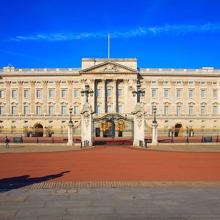 Prince Charles and other Royal Fanily Members Secretly dislike Buckingham palace