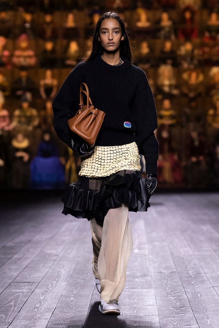 Louis Vuitton on X: Glamour with an edge. A new #LouisVuitton