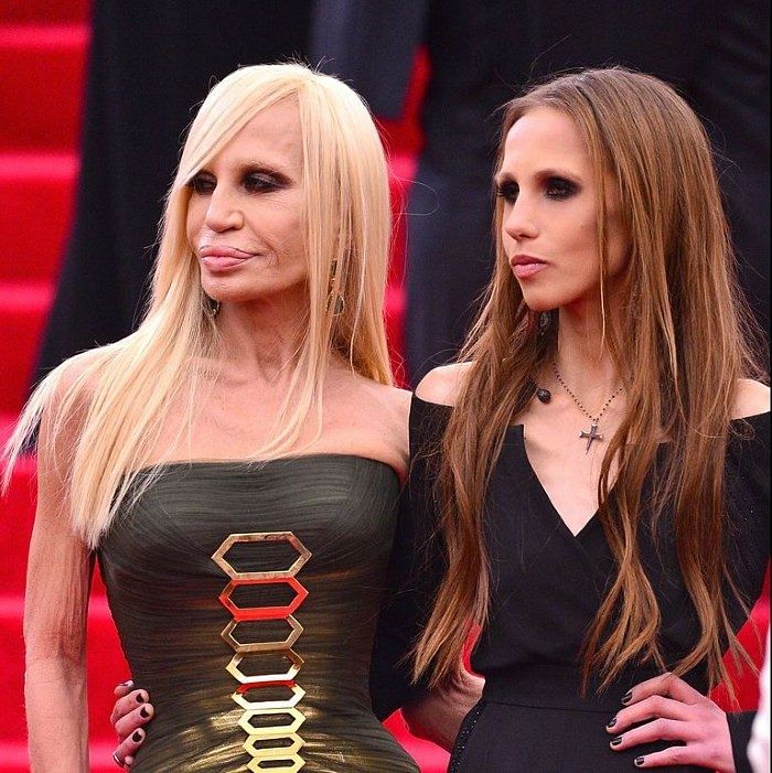 Donatella Versace And Her Daughter Allegra Donate €200,000 To Milan Hospital