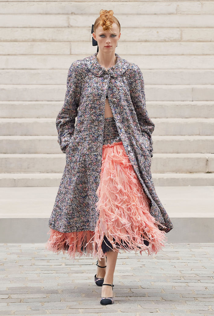 Chanel Couture Fall 2022 Review: Loosening Up and Branching Out