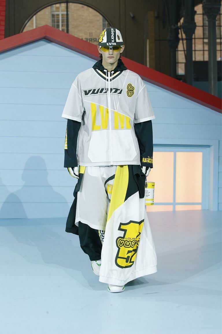SOLD) An Autumn Winter 2019 Louis Vuitton by Virgil Abloh “New York City”  pullover hoodie. Virgil Abloh's time at the helm of Louis…