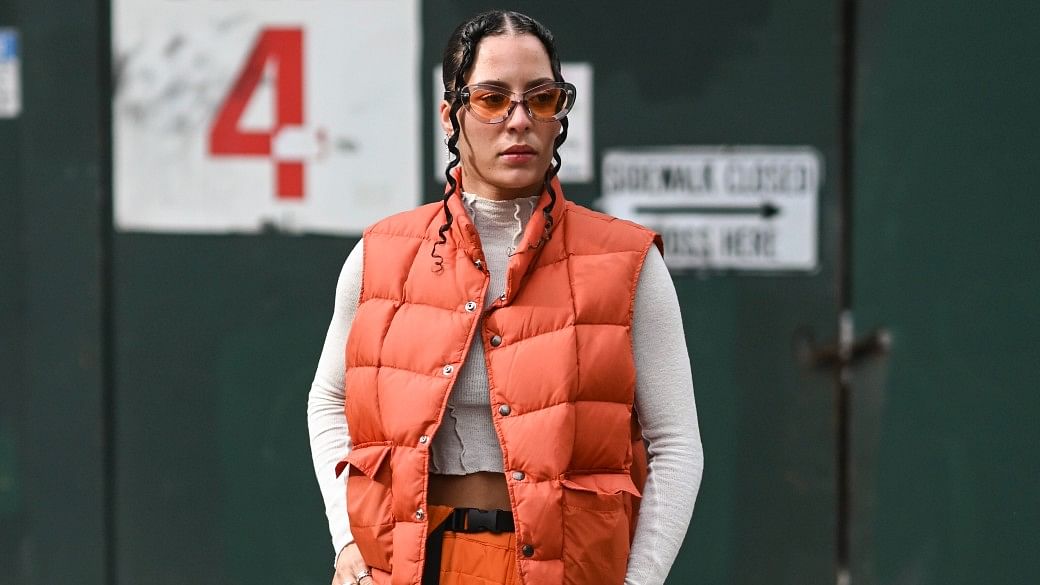 Street Style NYFW Fall-Winter 2022 - See the Hottest Street Style at New  York Fashion Week