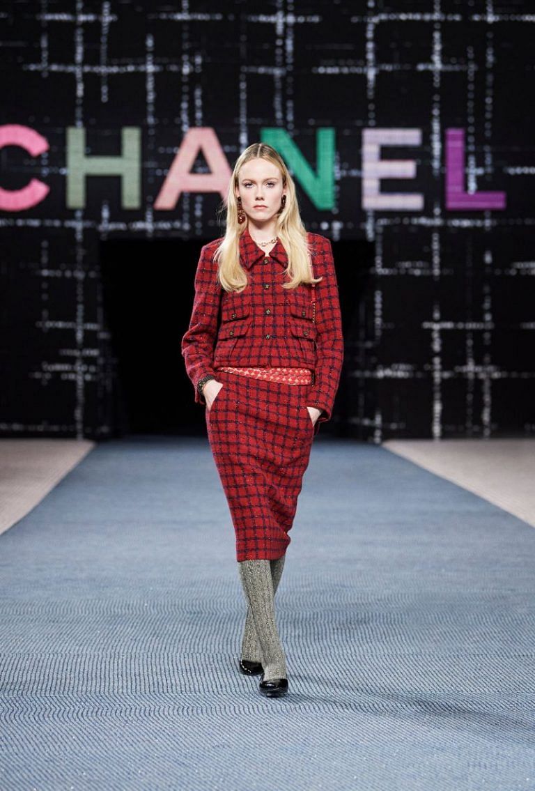 NEW! Chanel 2021-2022 Fall Winter Ready to Wear Collection Photo