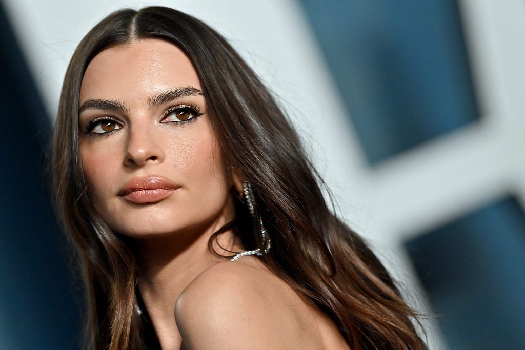 Emily Ratajkowski Wore Low-Rise Pants And A Bra Top For A Day Out