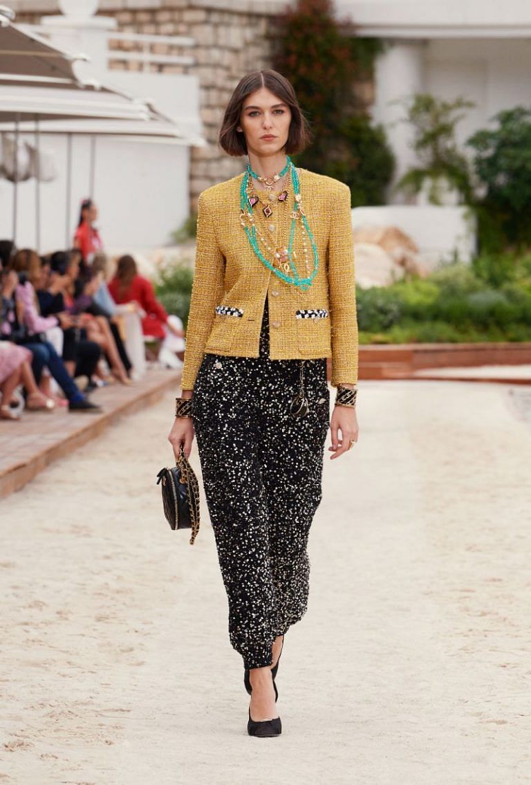 Chanel Cruise 2022 Runway Bag Collection featuring Classic Edgy - Spotted  Fashion