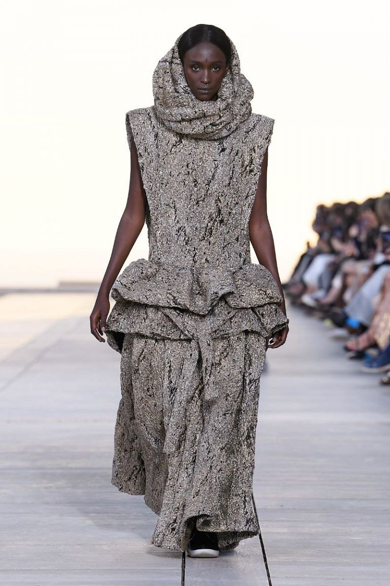 Every Look From Louis Vuitton's Cruise 2023 Collection — San Diego Fashion  Show Photos