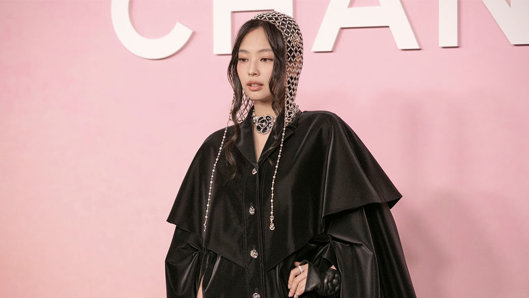 Jennie From Blackpink Does Gladiator Glam at the Chanel Show in Tokyo -  Fashionista