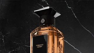 Buse Terim  Louis Vuitton'un Pacific Chill parfümünü Miranda Kerr tanıtıyor